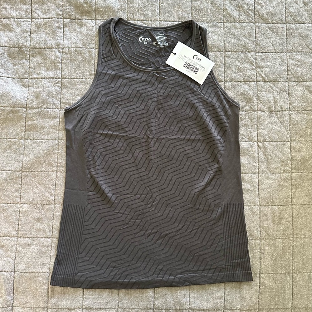ZYIA Gray Chevron Copper Charged Tank (NWT)